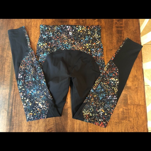 Lululemon wake and train tights 28” - Picture 2 of 4